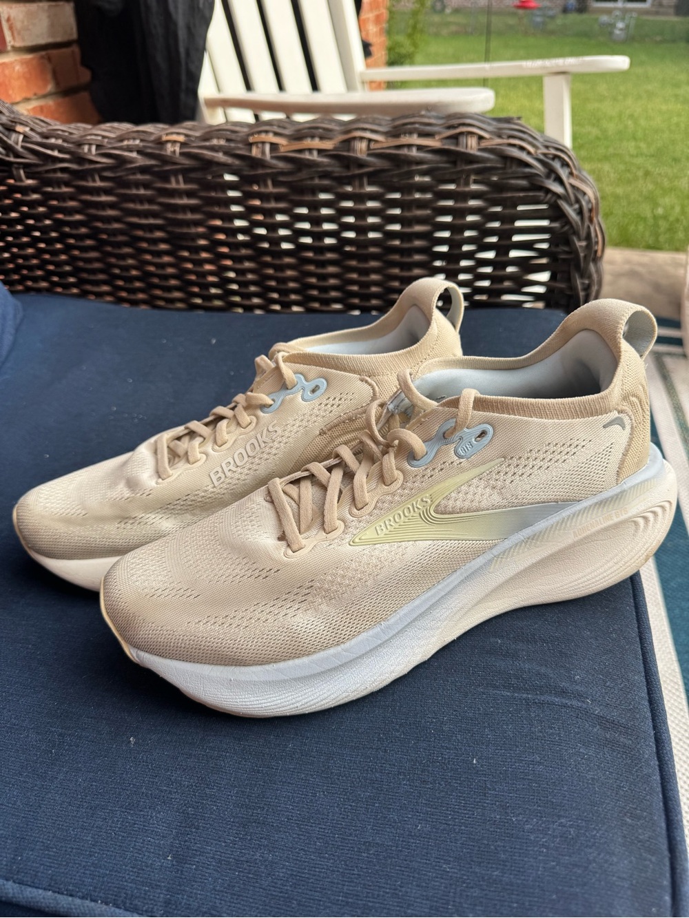 Brooks Women’s Tan/Beige Lightweight Running Shoes